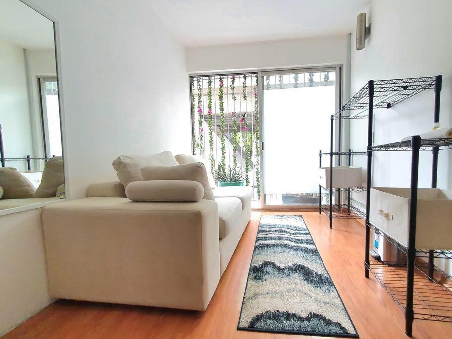 Linda Privada Con Balcon En Polanco Hostel