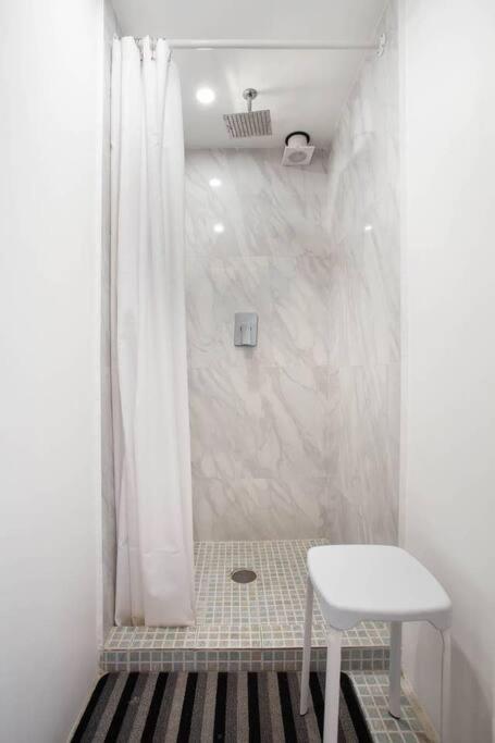 Linda Privada Con Balcon En Polanco Hostel *